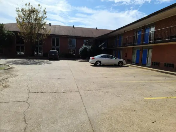 Fairview Inn & Suite 10