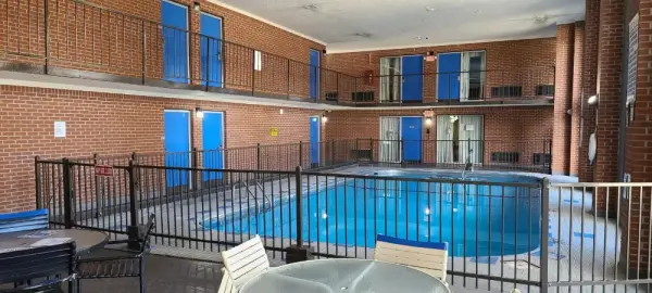 Fairview Inn & Suite 5